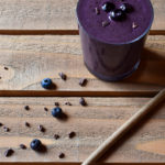 Swirl a quick and easy blueberry strawberry power greens smoothie with protein and cocoa nibs! Enjoy as a healthy breakfast, snack, or light dinner. #blueberrysmoothie #blueberrypowergreenssmoothie #blueberrygreensshake #blueberrystrawberrygreensmoothie #blueberrygreenproteinsmoothie #berrygreenssmoothie #berrychocolategreensmoothie #easysmoothie #lightsmoothie #snacksmoothie #dinnersmoothie #quickberrysmoothie #breakfastsmoothie avipie.com